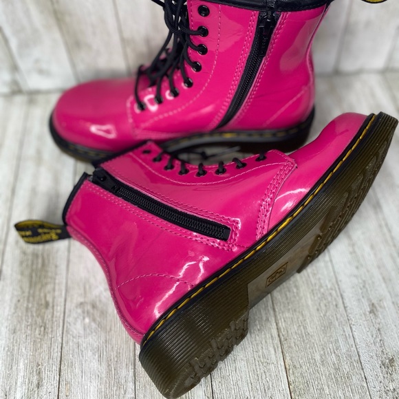 ‼️SOLD‼️Girls Dr. Martens Delaney hot pink boots girls size 2 - Picture 11 of 13